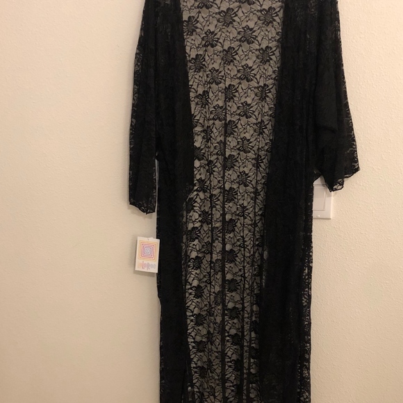 Black lace Shirley - Picture 4 of 4